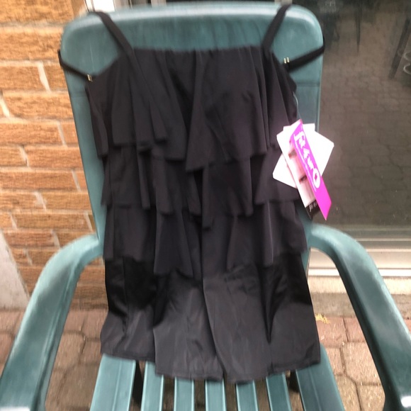 NWT Flattering Black fit 4u Swim Suit- Size 10 - Picture 1 of 4